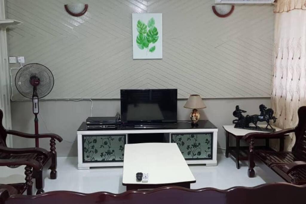 J & I Homestay سيبو المظهر الخارجي الصورة
